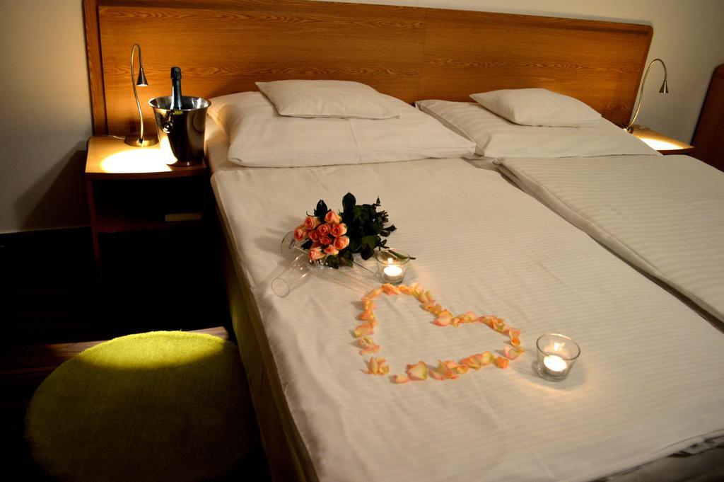 Hotel Matrix Szeged Ngoại thất bức ảnh